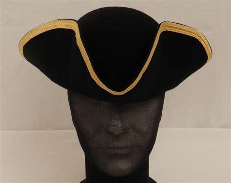 Tricorne